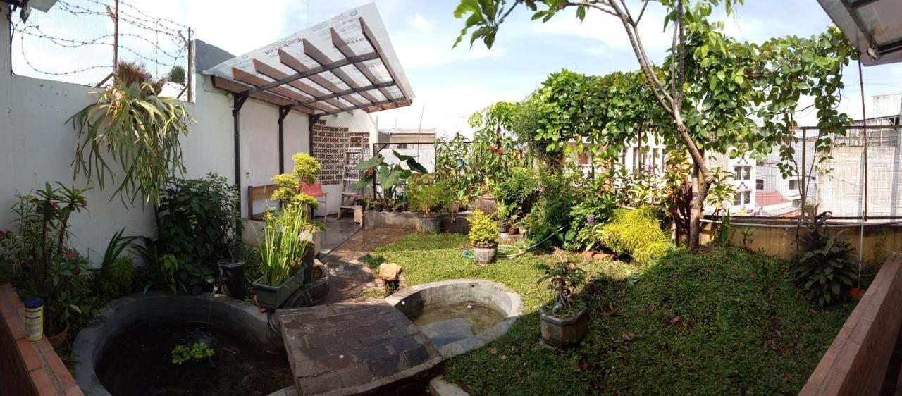 Neo Moritz Homestay Bandung Exteriör bild